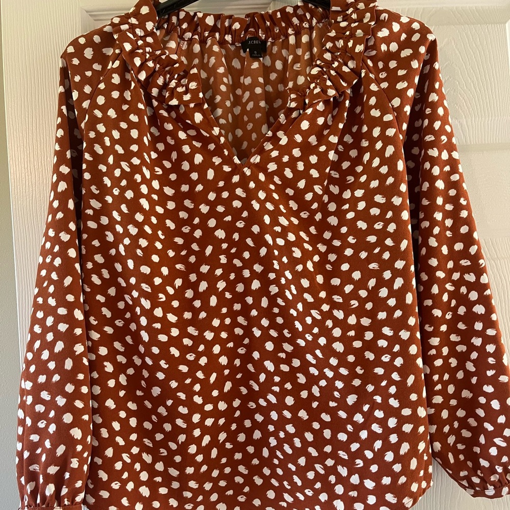 Crew vneck long sleeve blouse